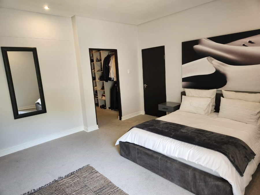 To Let 2 Bedroom Property for Rent in Saxonwold Gauteng