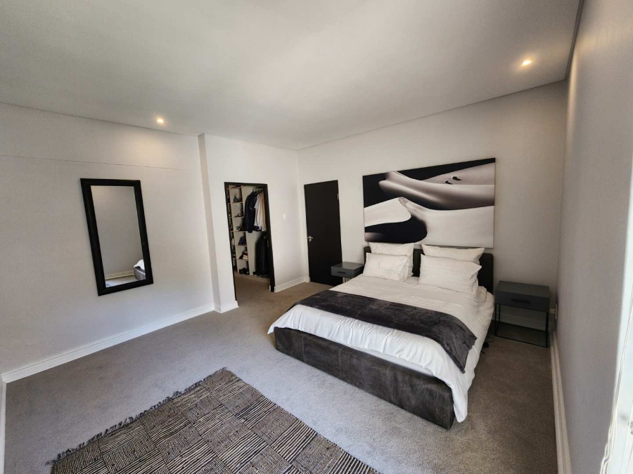 To Let 2 Bedroom Property for Rent in Saxonwold Gauteng