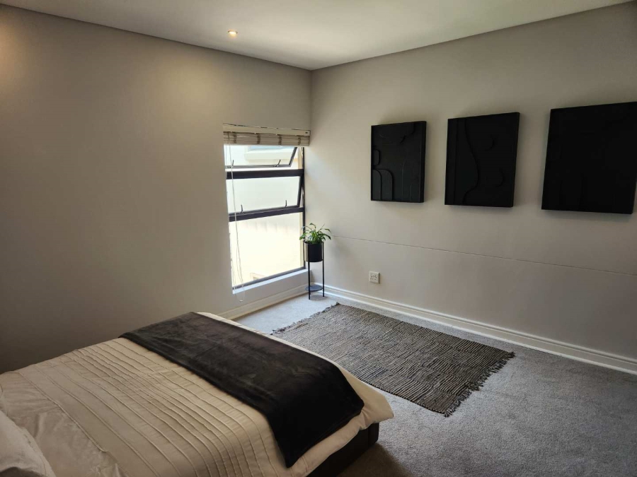 To Let 2 Bedroom Property for Rent in Saxonwold Gauteng