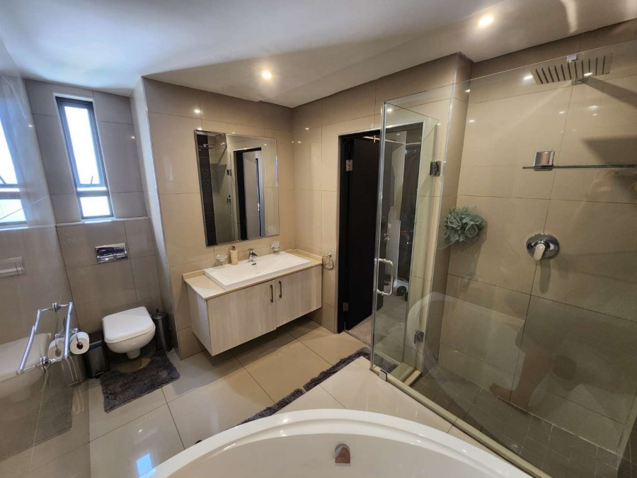 To Let 2 Bedroom Property for Rent in Saxonwold Gauteng