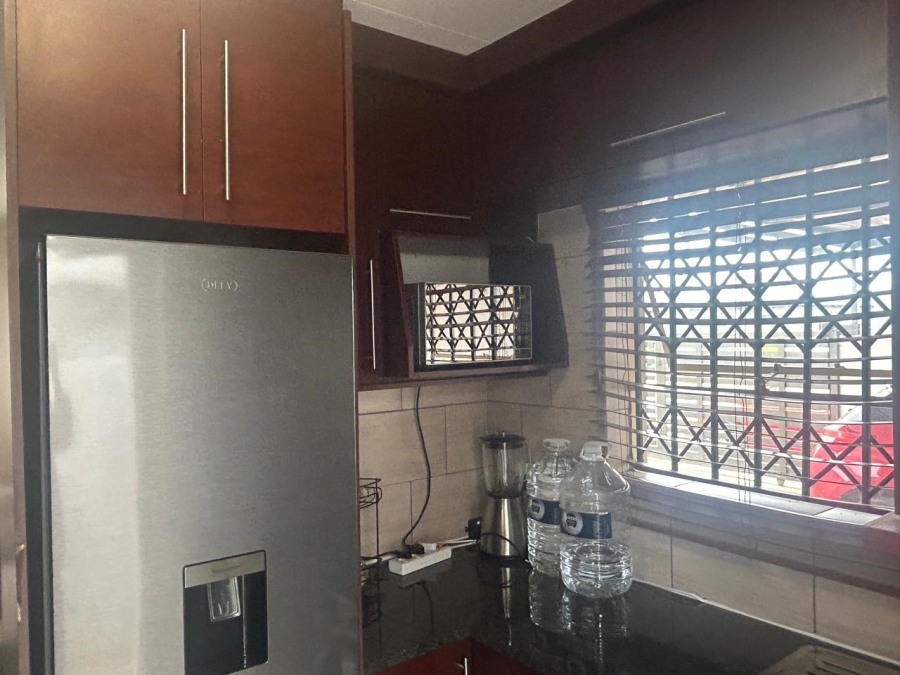 2 Bedroom Property for Sale in Clayville Gauteng