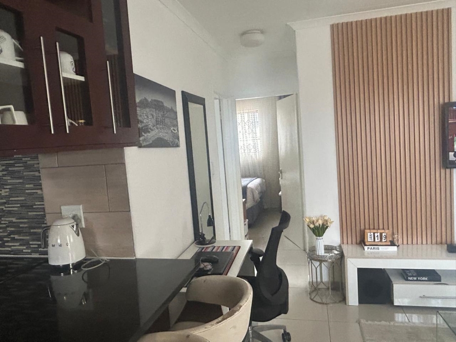 2 Bedroom Property for Sale in Clayville Gauteng