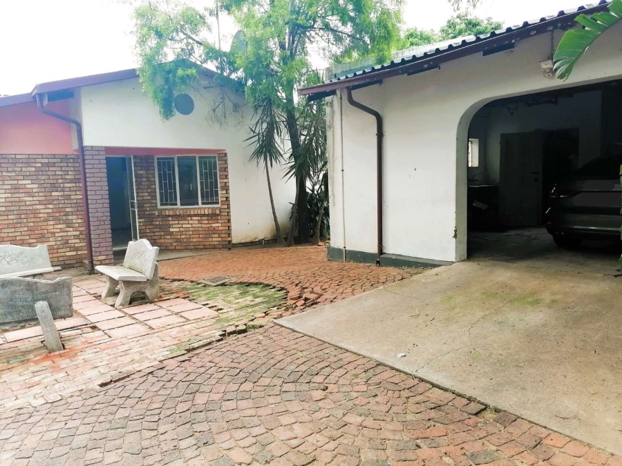 5 Bedroom Property for Sale in Pretoria North Gauteng