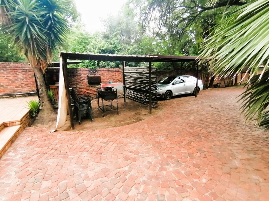 5 Bedroom Property for Sale in Pretoria North Gauteng