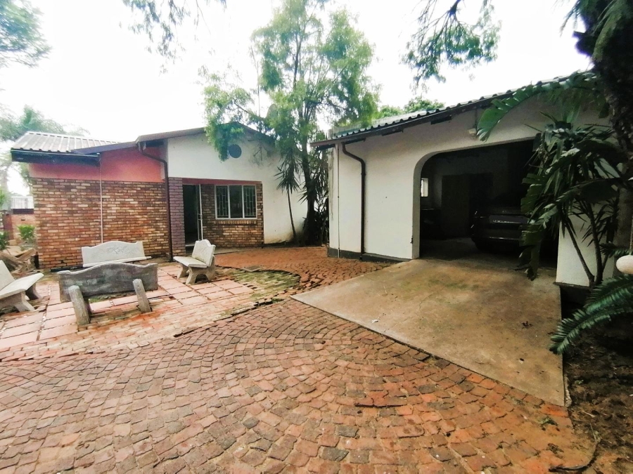 5 Bedroom Property for Sale in Pretoria North Gauteng
