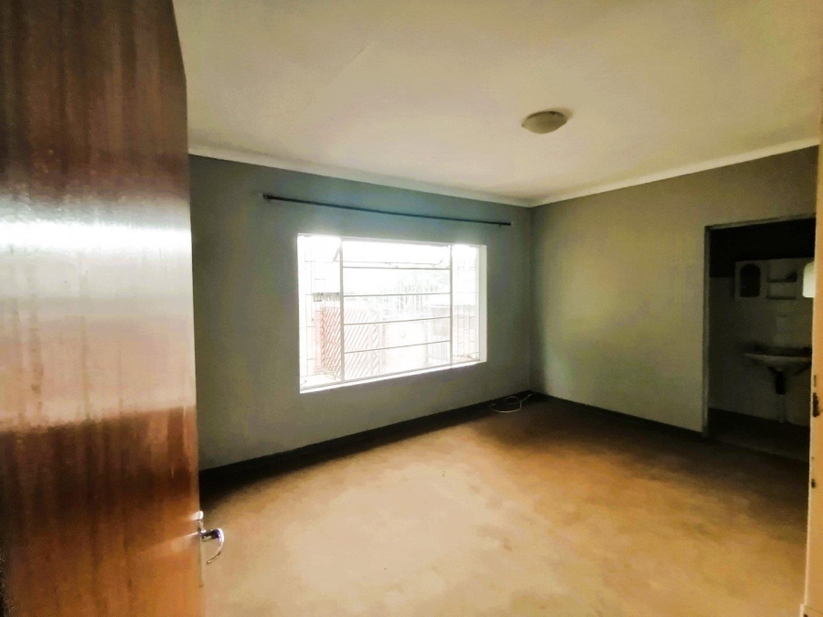 5 Bedroom Property for Sale in Pretoria North Gauteng