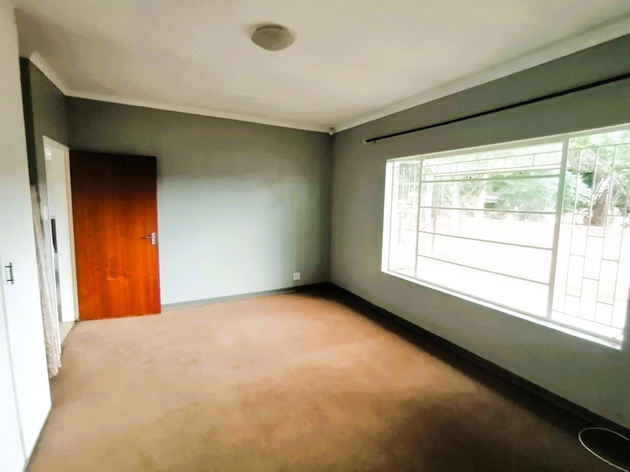 5 Bedroom Property for Sale in Pretoria North Gauteng