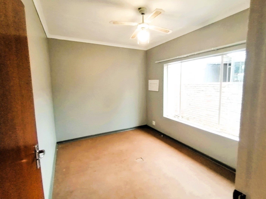 5 Bedroom Property for Sale in Pretoria North Gauteng