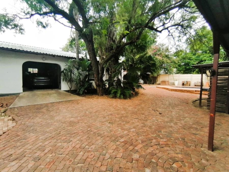 5 Bedroom Property for Sale in Pretoria North Gauteng