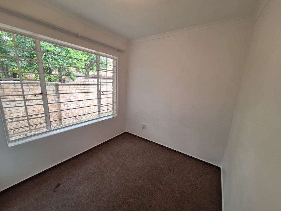 To Let 2 Bedroom Property for Rent in Roodepoort Gauteng