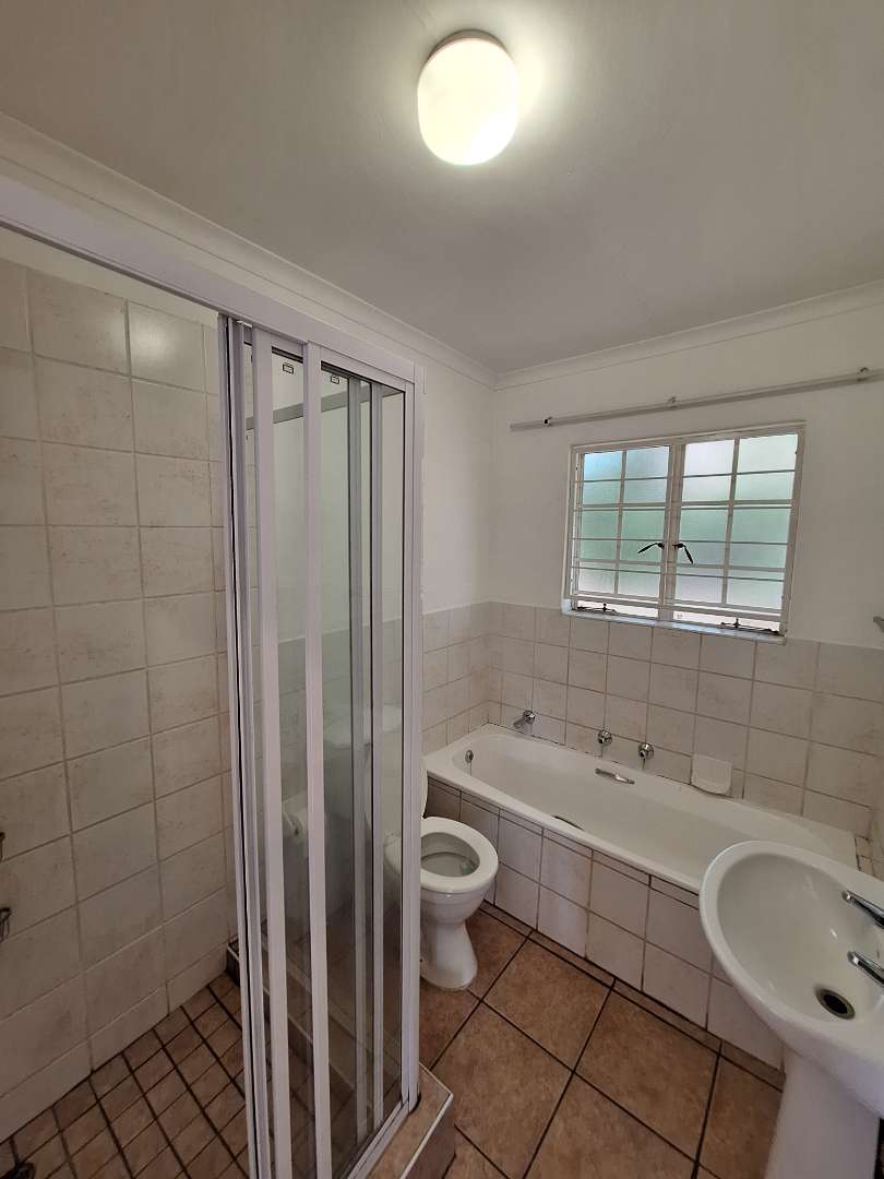 To Let 2 Bedroom Property for Rent in Roodepoort Gauteng