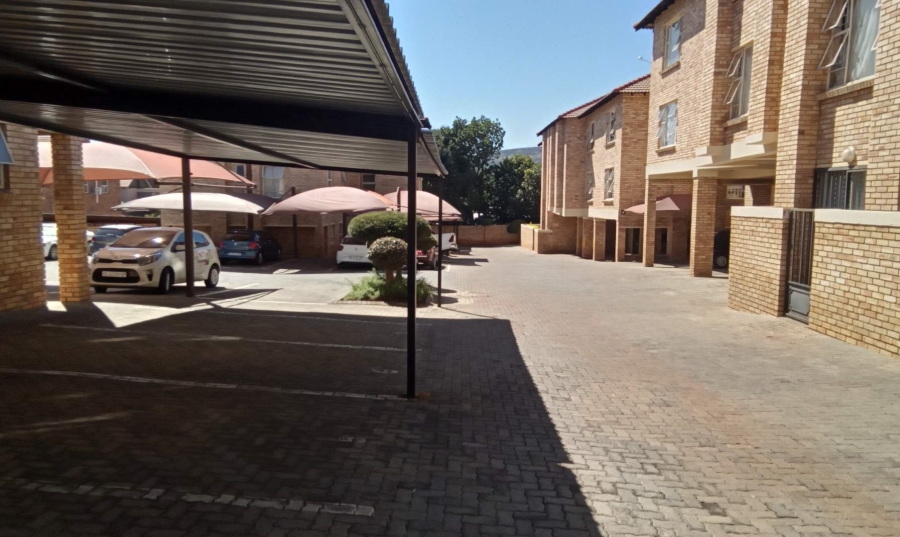 3 Bedroom Property for Sale in Fairland Gauteng
