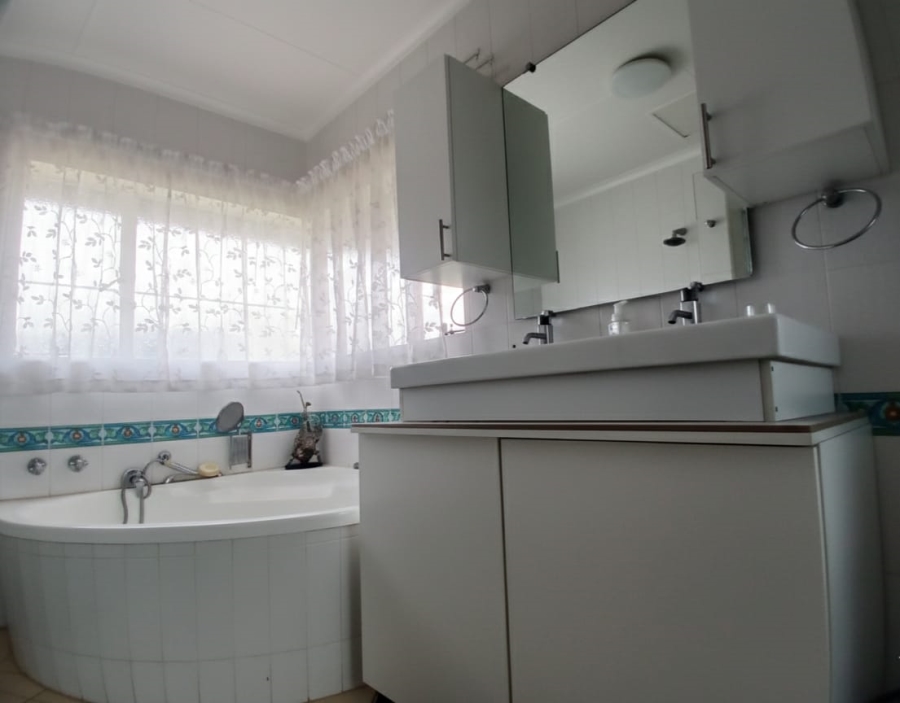 3 Bedroom Property for Sale in Rynfield Gauteng