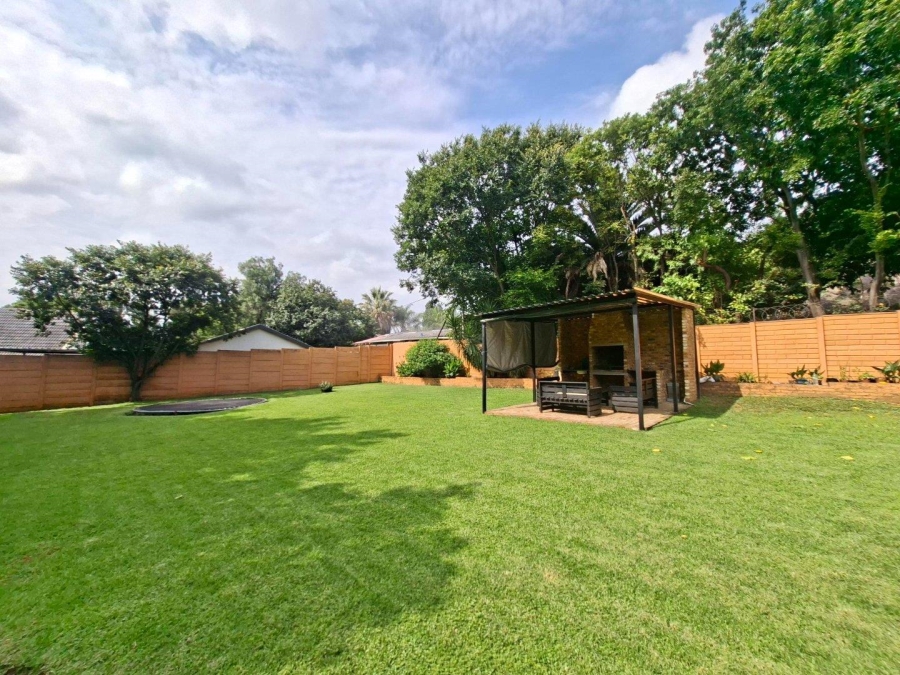 5 Bedroom Property for Sale in Buccleuch Gauteng