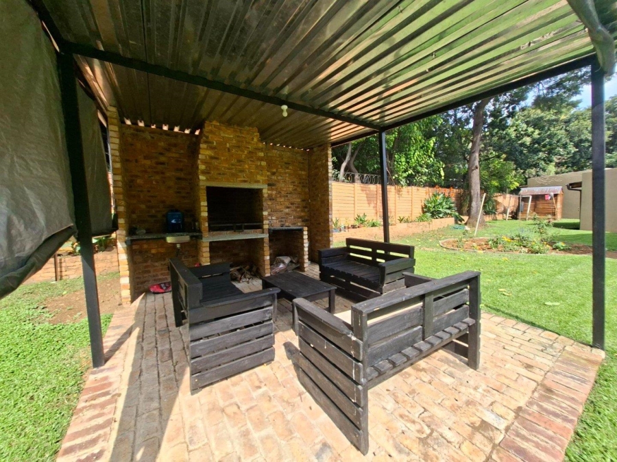 5 Bedroom Property for Sale in Buccleuch Gauteng