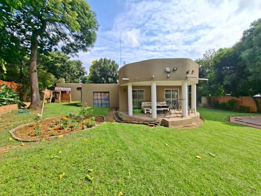 5 Bedroom Property for Sale in Buccleuch Gauteng