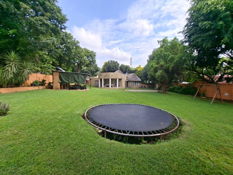 5 Bedroom Property for Sale in Buccleuch Gauteng