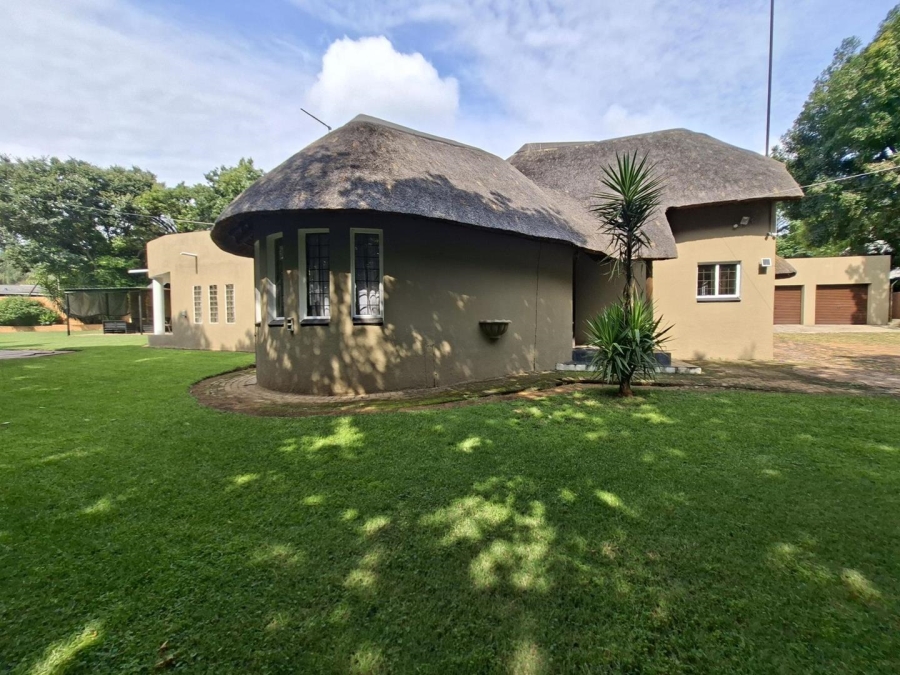 5 Bedroom Property for Sale in Buccleuch Gauteng