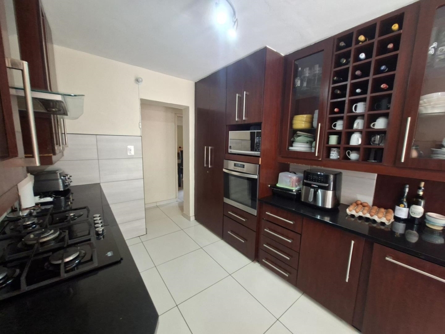 5 Bedroom Property for Sale in Buccleuch Gauteng