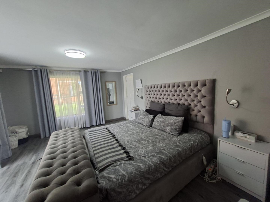 5 Bedroom Property for Sale in Buccleuch Gauteng