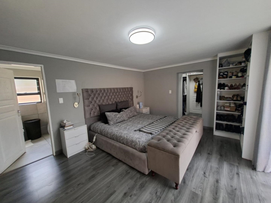 5 Bedroom Property for Sale in Buccleuch Gauteng