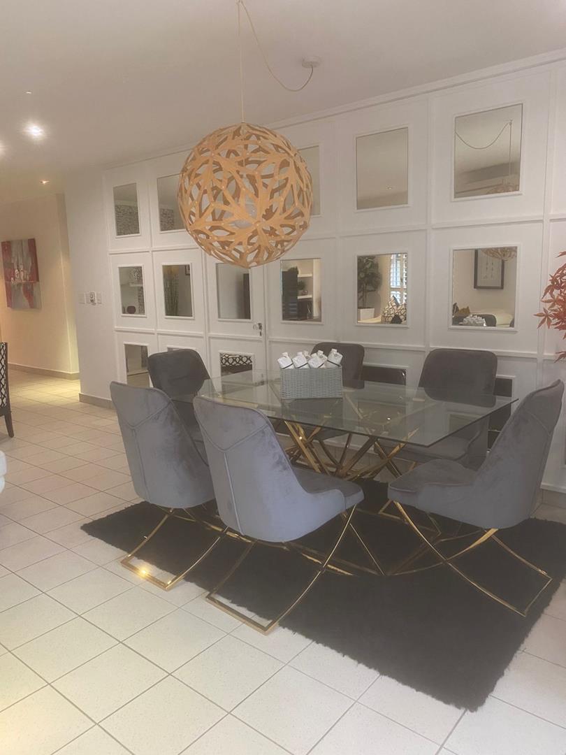 To Let 2 Bedroom Property for Rent in Sandhurst Gauteng