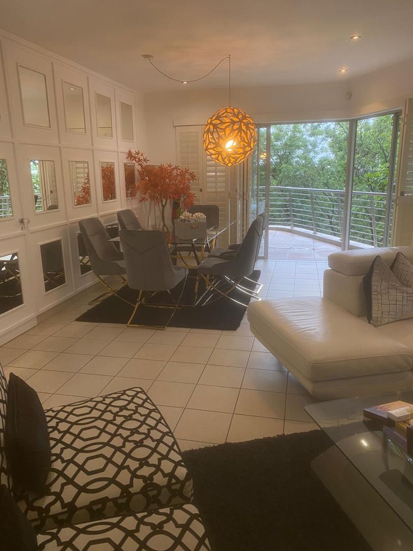 To Let 2 Bedroom Property for Rent in Sandhurst Gauteng