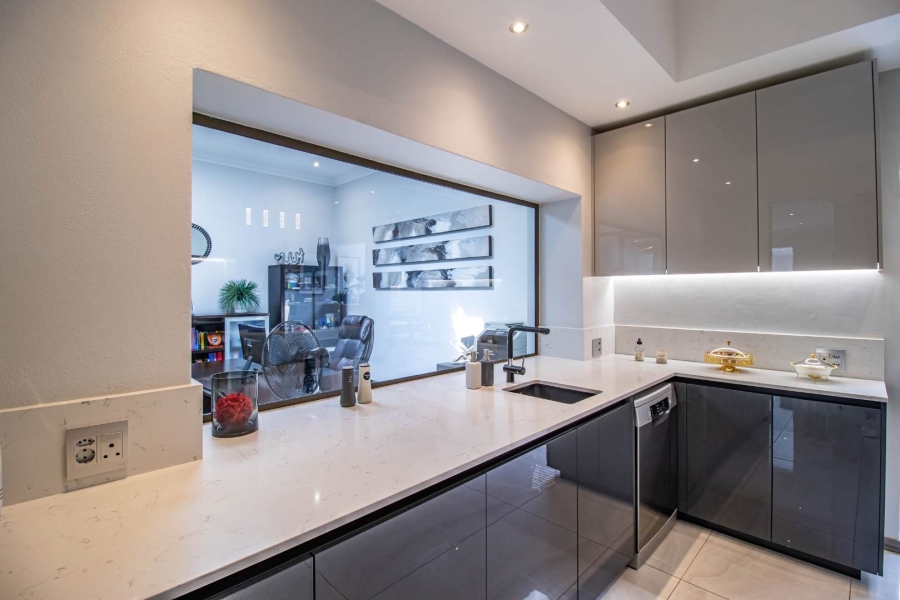 3 Bedroom Property for Sale in Northcliff Gauteng