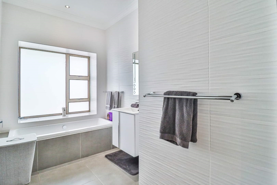 3 Bedroom Property for Sale in Northcliff Gauteng