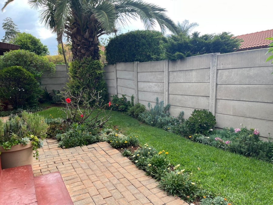 3 Bedroom Property for Sale in Weltevreden Park Gauteng