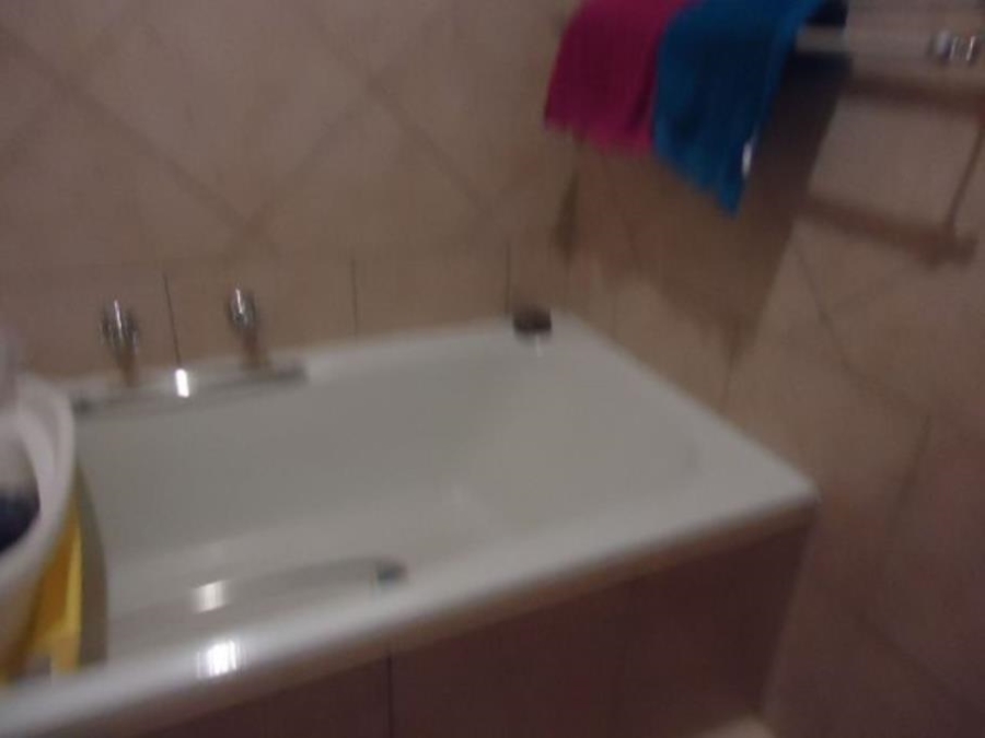 2 Bedroom Property for Sale in Silverton Gauteng