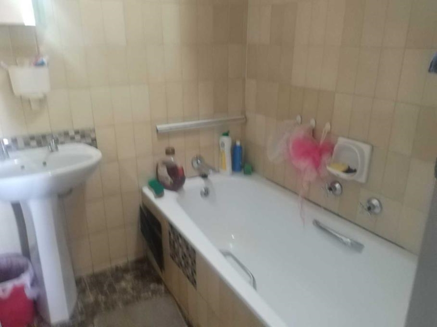 2 Bedroom Property for Sale in Silverton Gauteng