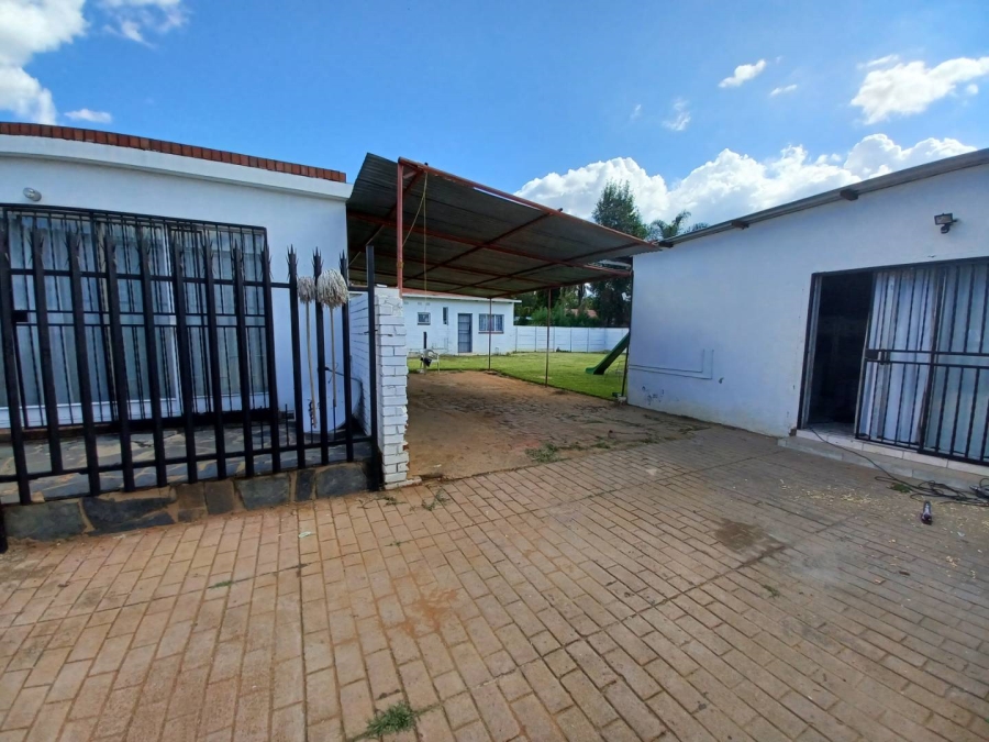To Let 2 Bedroom Property for Rent in Queenswood Gauteng