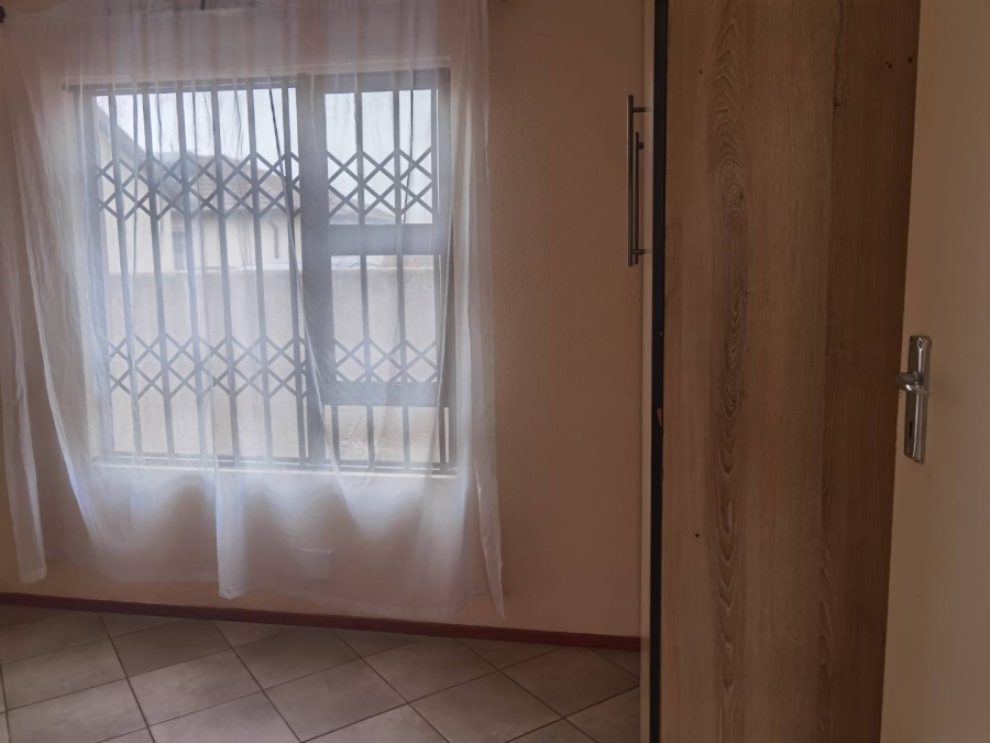 2 Bedroom Property for Sale in Modderbee Gauteng