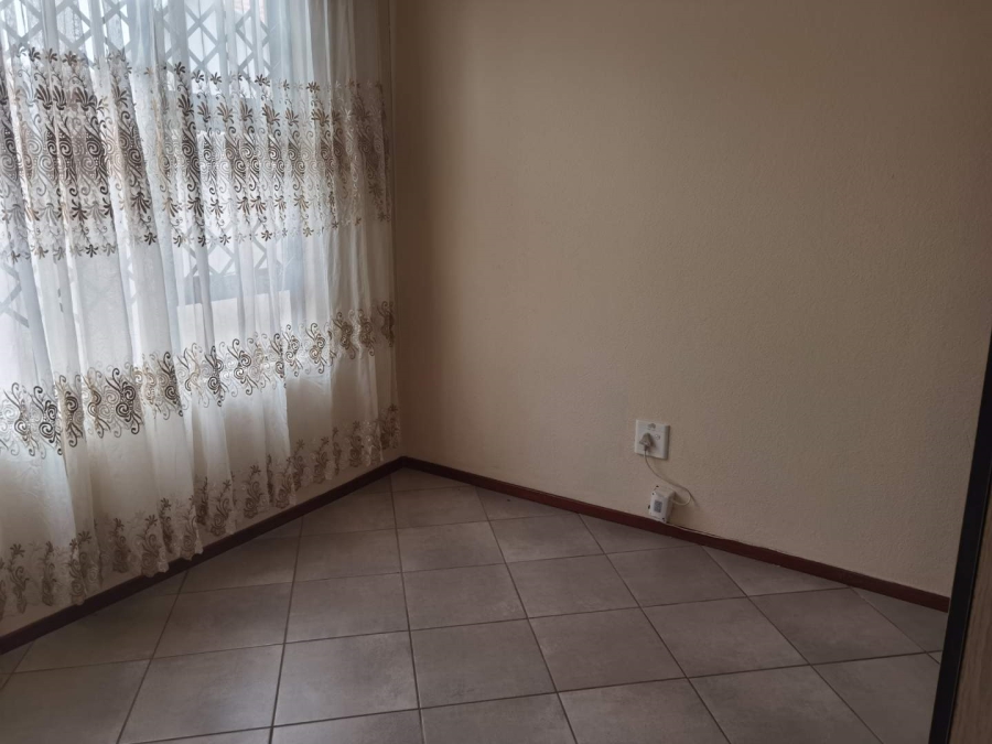 2 Bedroom Property for Sale in Modderbee Gauteng