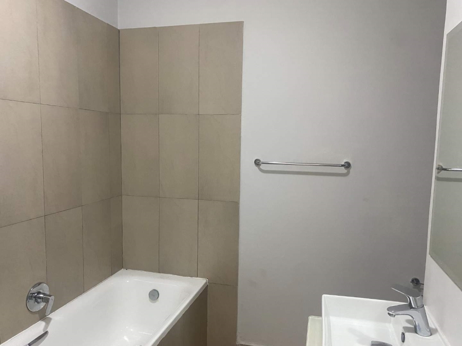 2 Bedroom Property for Sale in North Riding Gauteng