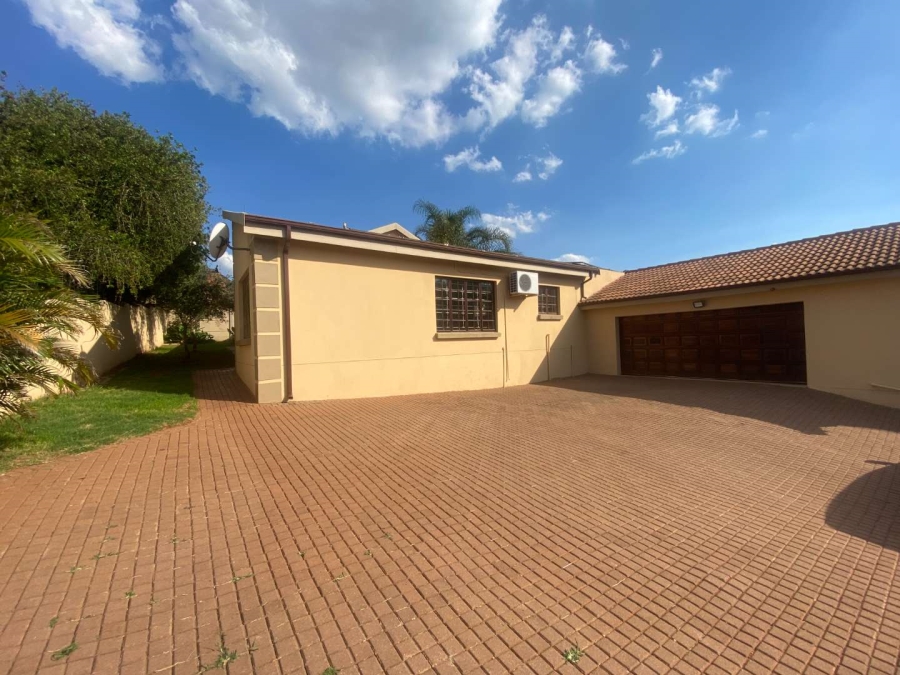 3 Bedroom Property for Sale in Rangeview Gauteng