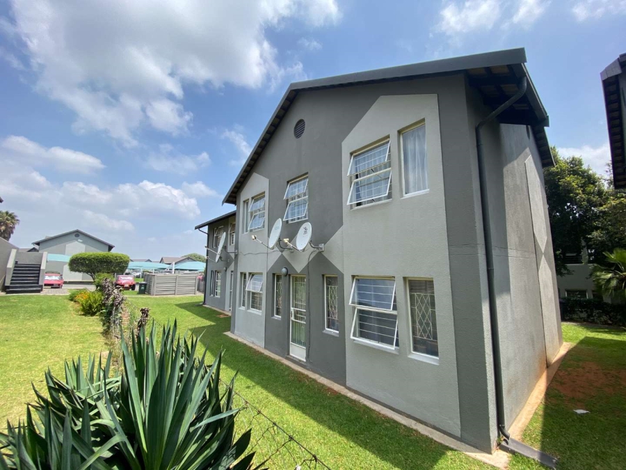 2 Bedroom Property for Sale in Ridgeway Gauteng