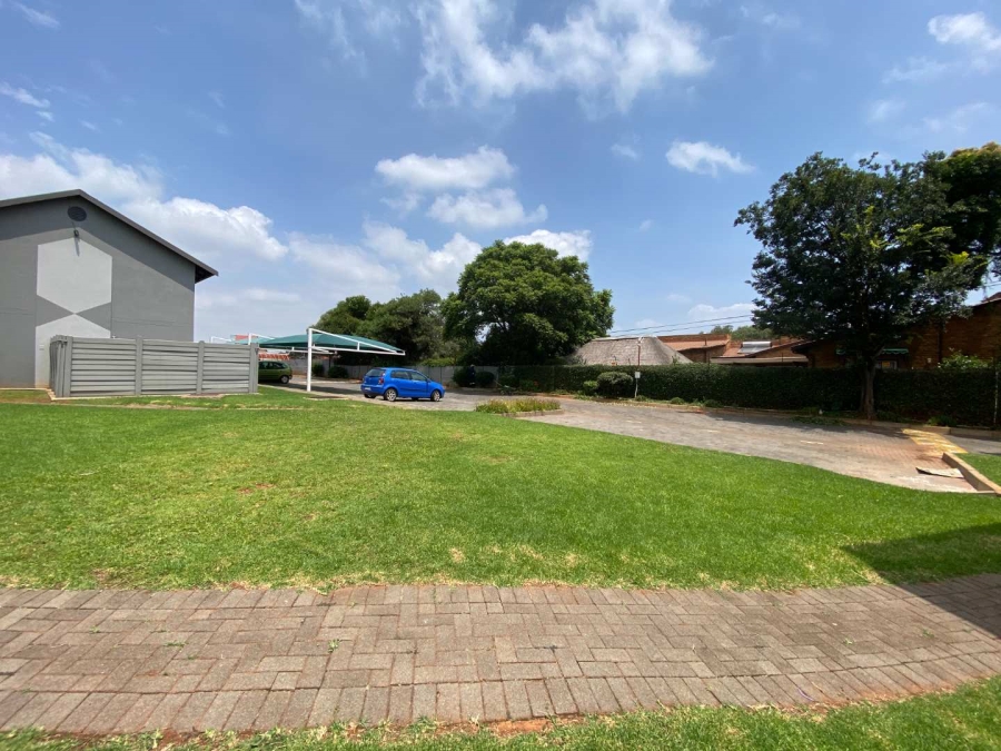 2 Bedroom Property for Sale in Ridgeway Gauteng