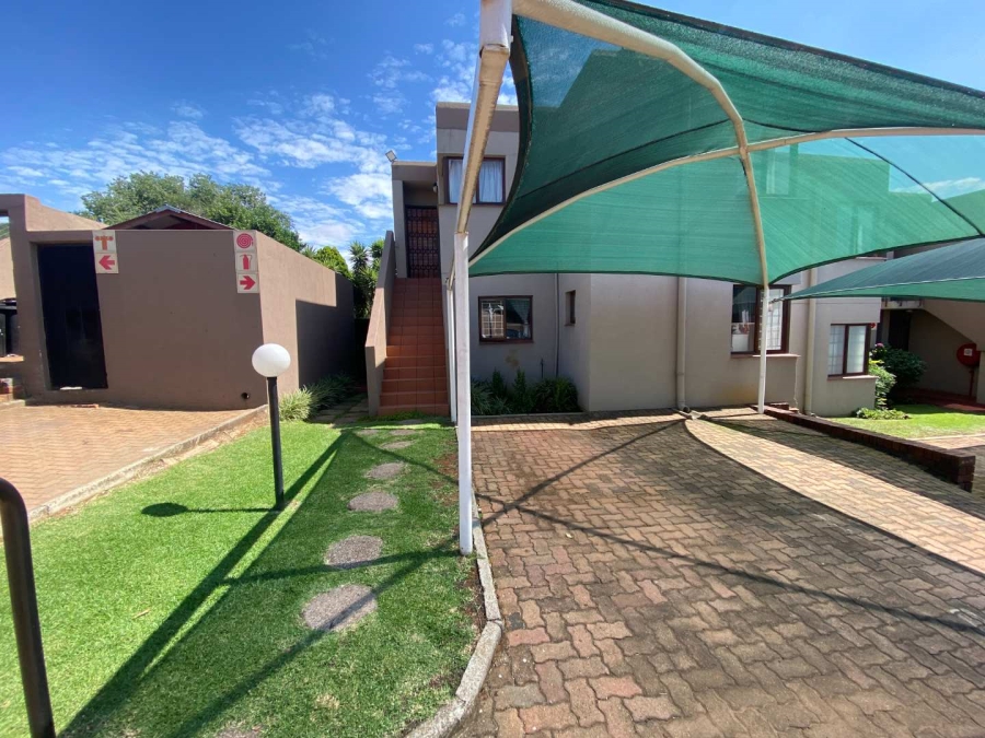 2 Bedroom Property for Sale in Glenvista Gauteng