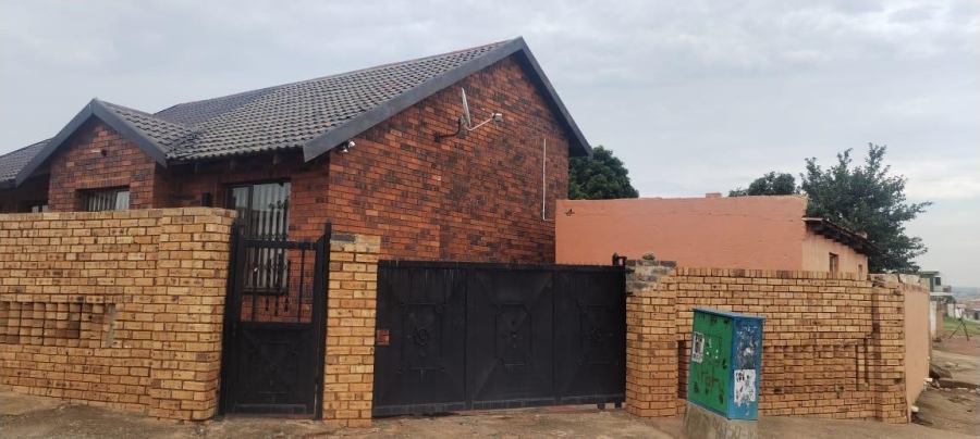 3 Bedroom Property for Sale in Protea Glen Gauteng