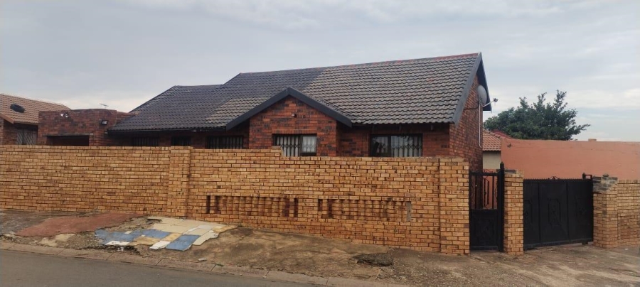3 Bedroom Property for Sale in Protea Glen Gauteng