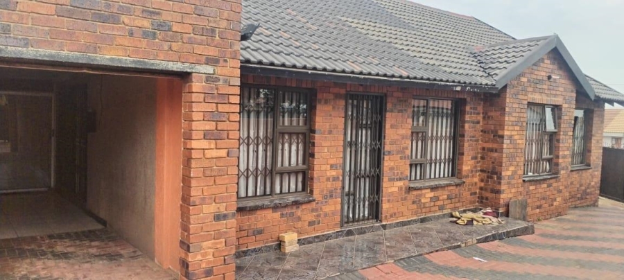 3 Bedroom Property for Sale in Protea Glen Gauteng