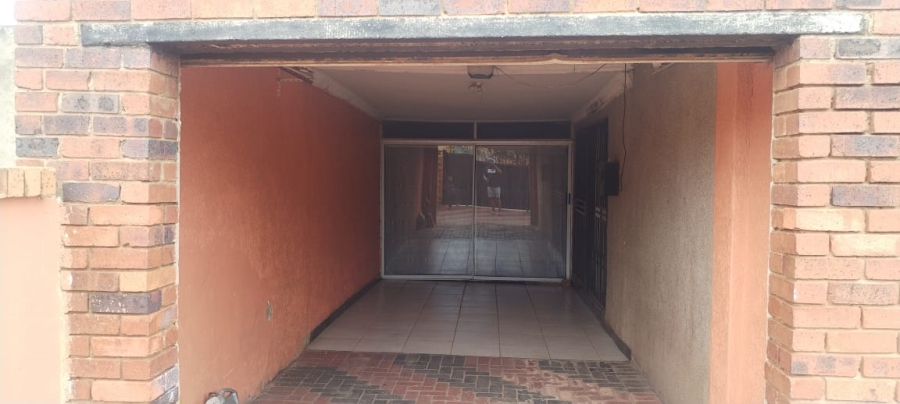 3 Bedroom Property for Sale in Protea Glen Gauteng