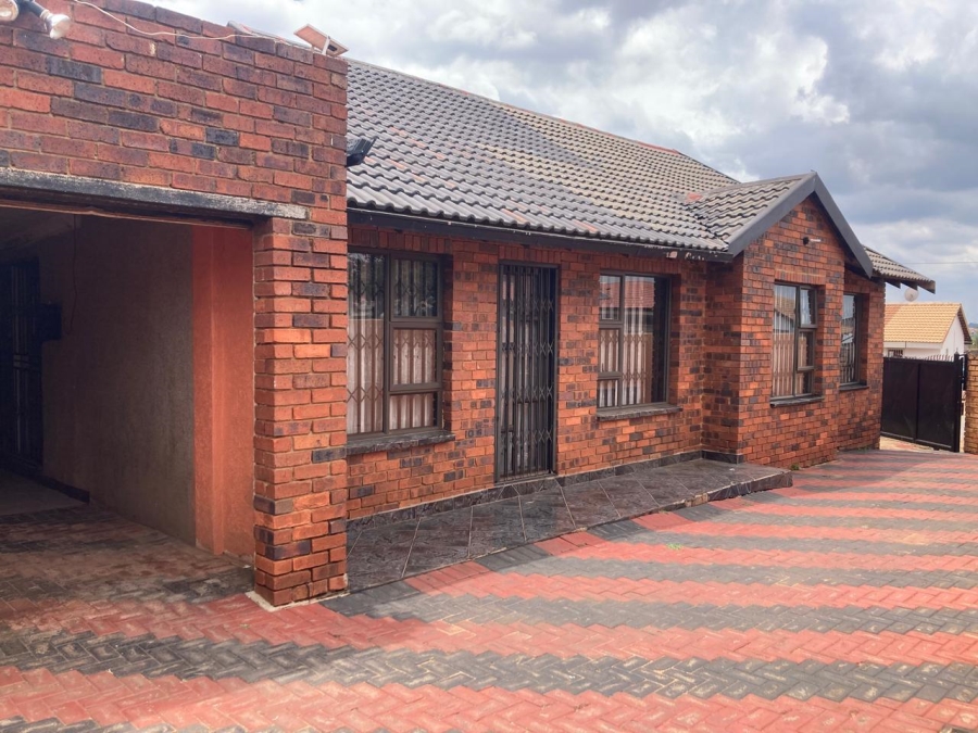 3 Bedroom Property for Sale in Protea Glen Gauteng