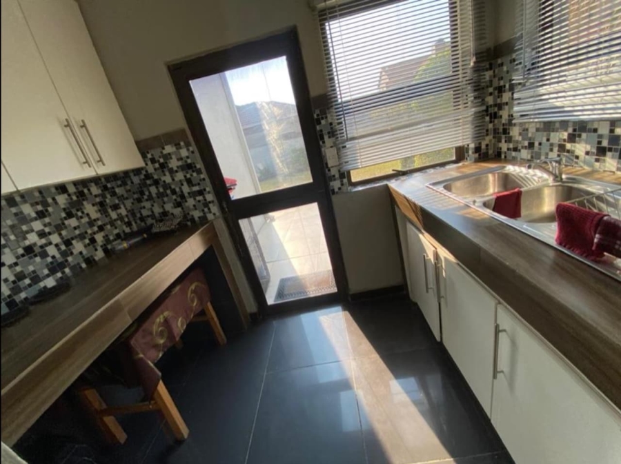 6 Bedroom Property for Sale in Theresa Park Gauteng