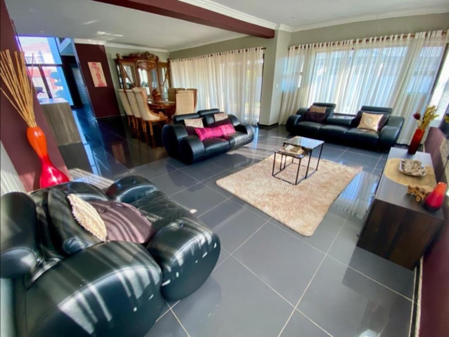 6 Bedroom Property for Sale in Theresa Park Gauteng