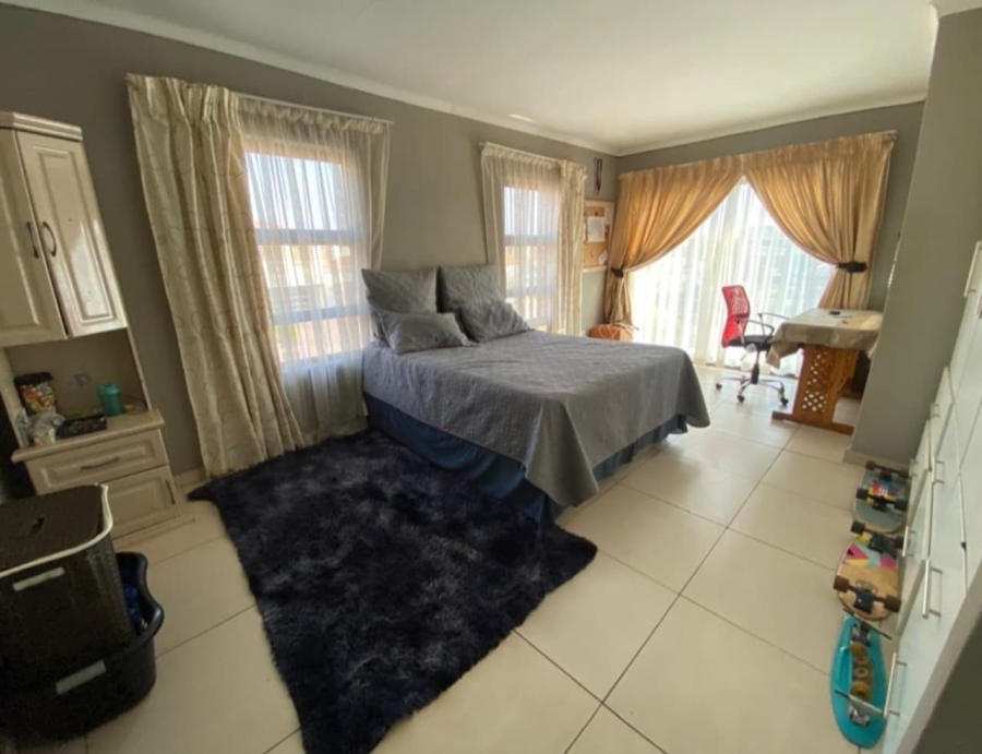 6 Bedroom Property for Sale in Theresa Park Gauteng