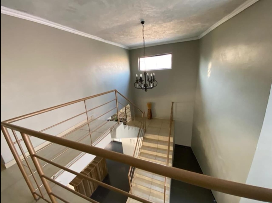 6 Bedroom Property for Sale in Theresa Park Gauteng