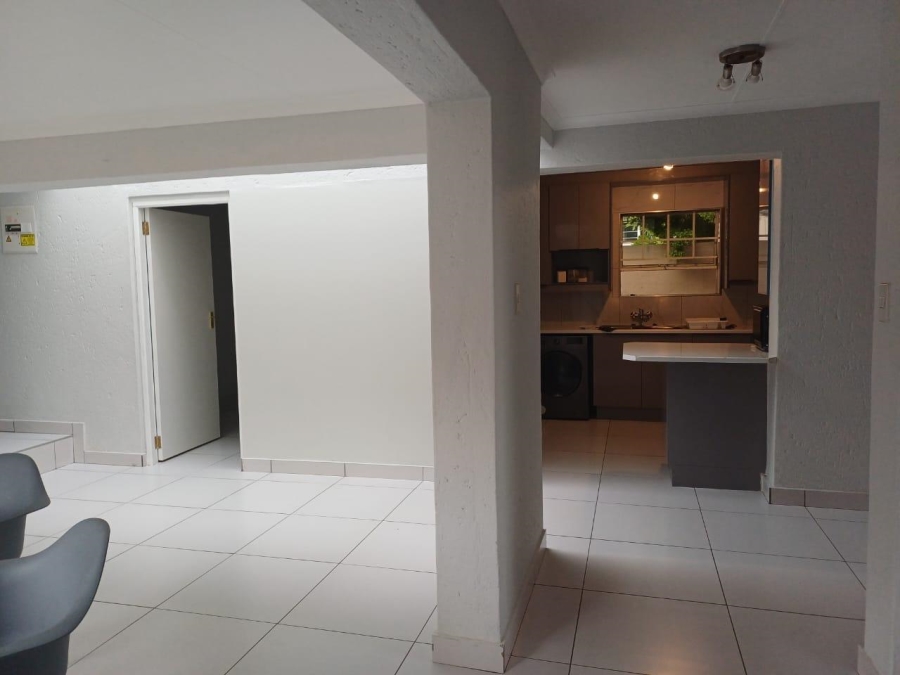 To Let 4 Bedroom Property for Rent in Sunninghill Gauteng